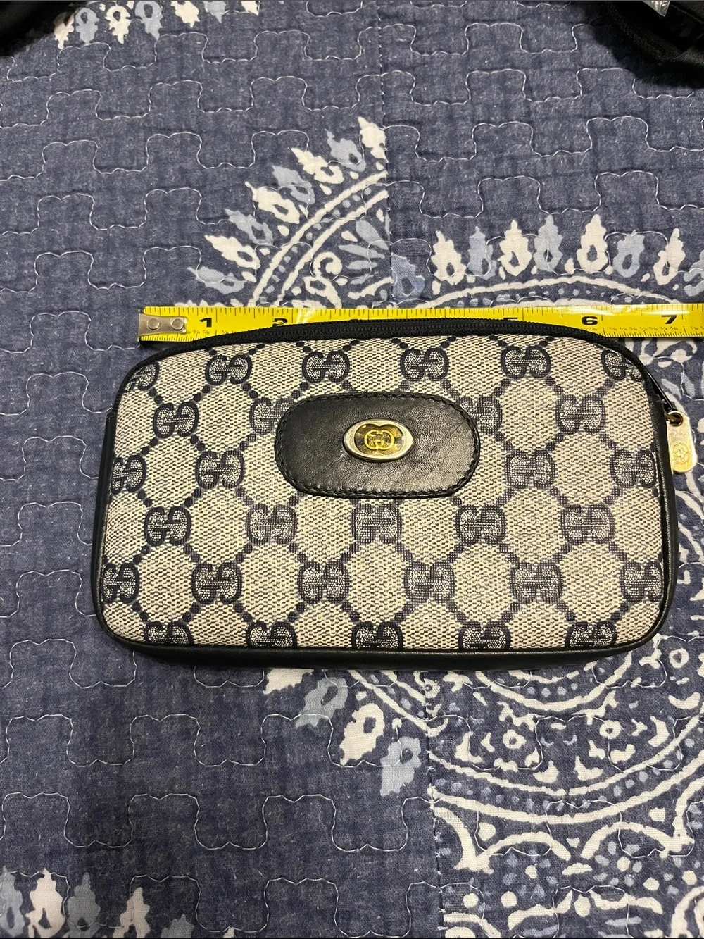 Vintage coated Gucci Beige and Navy GG Monogram Zip Card Holder with Gold Emblem